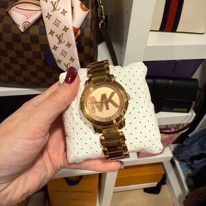 Michael Kors watch 💛